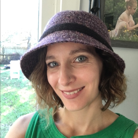 Meet your Posher, Michelle! - Picture 3 of 5